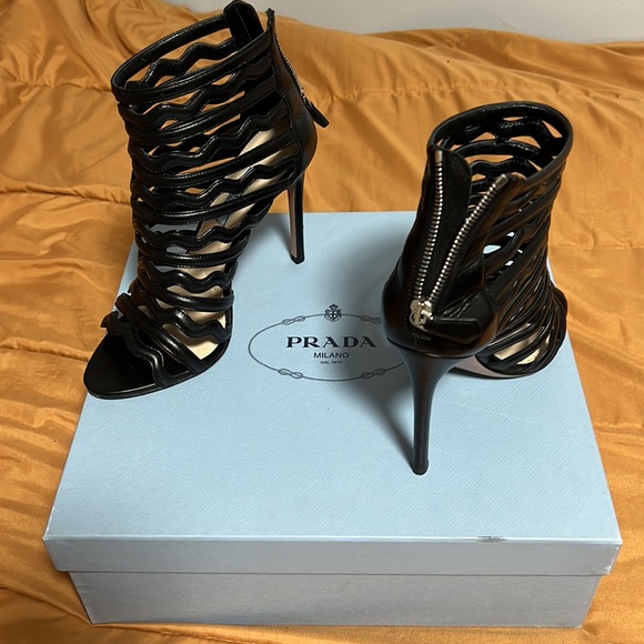 Prada Black Leather Gladiator Sandals 38.5 - Picture 5 of 10